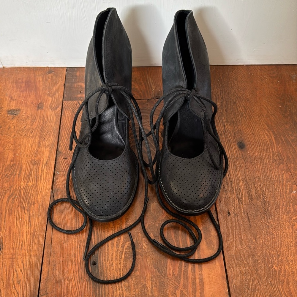 Masnada Black Italian Leather Ankle Boots Womens Size 39 (U.S. 8.5/9M)